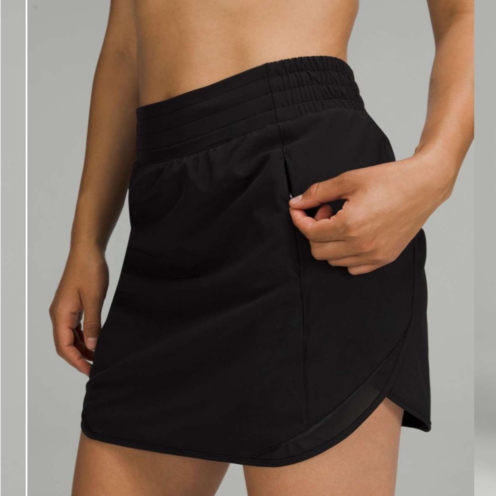 Lululemon Athletica Black Athletic Skirt with Reflective Trim | 14 Long